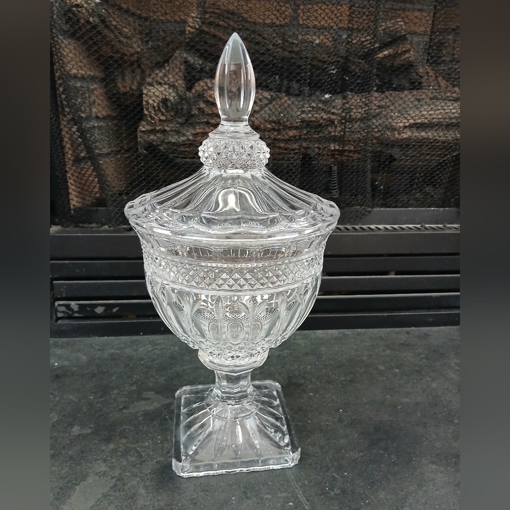 Shannon by Godinger Brandon Lead Crystal Urn